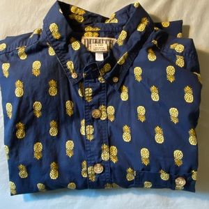 Duluth Trading Co Pineapple Collar short sleeved button down shirt - men’s TALL
